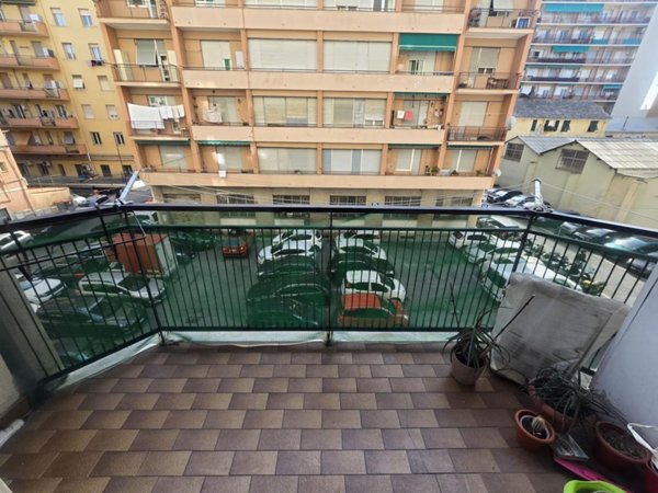 appartamento in vendita a Genova in zona Sestri Ponente