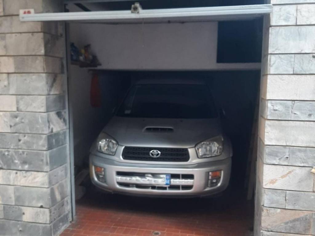 box auto in vendita a Genova in zona Marassi
