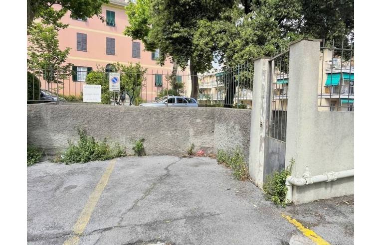appartamento in vendita a Genova in zona Sestri Ponente
