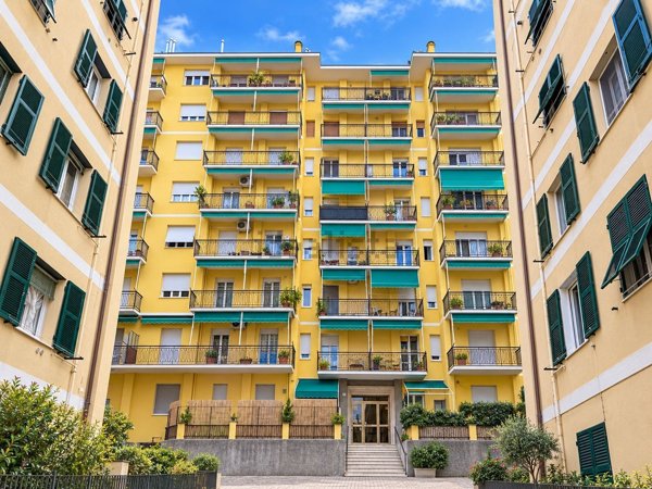 appartamento in vendita a Genova in zona Palmaro / Pra'