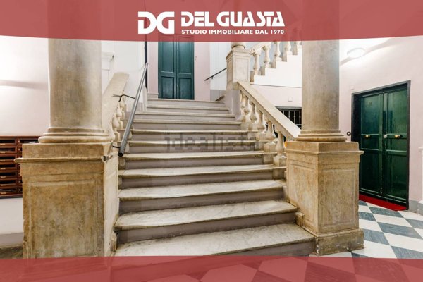 appartamento in vendita a Genova in zona Sottoripa / Maddalena / Molo