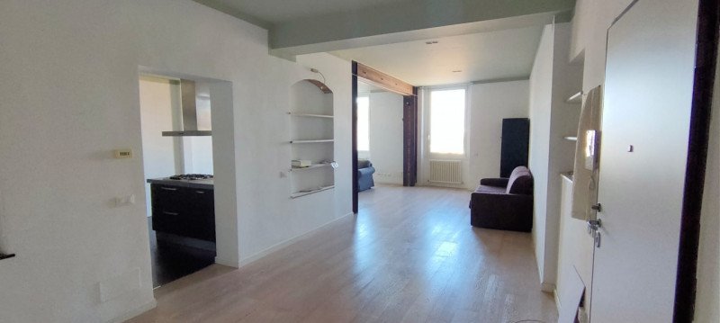 appartamento in vendita a Genova in zona Sottoripa / Maddalena / Molo