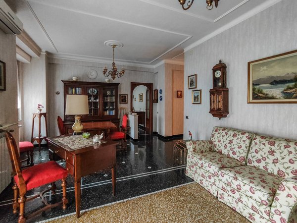 appartamento in vendita a Genova in zona Foce