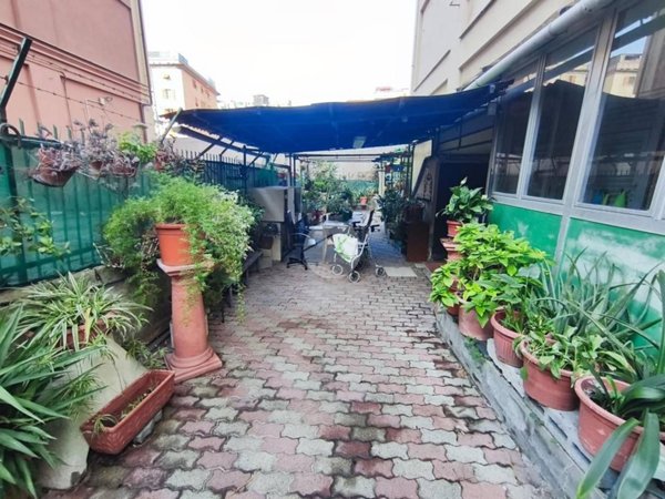 appartamento in vendita a Genova in zona Rivarolo