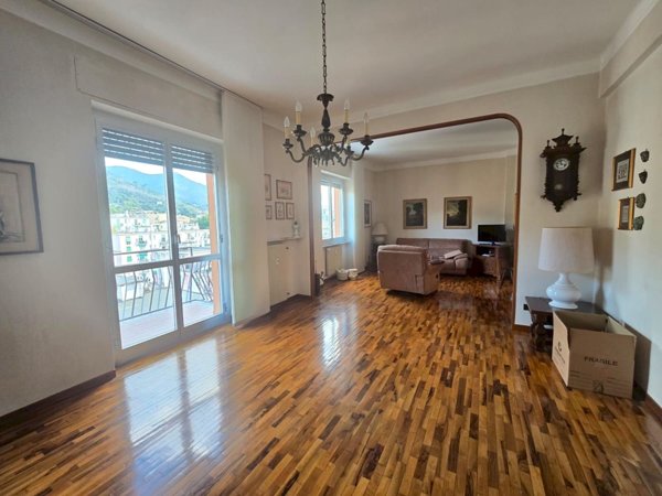 appartamento in vendita a Genova in zona Sestri Ponente