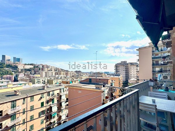 appartamento in vendita a Genova in zona Sestri Ponente
