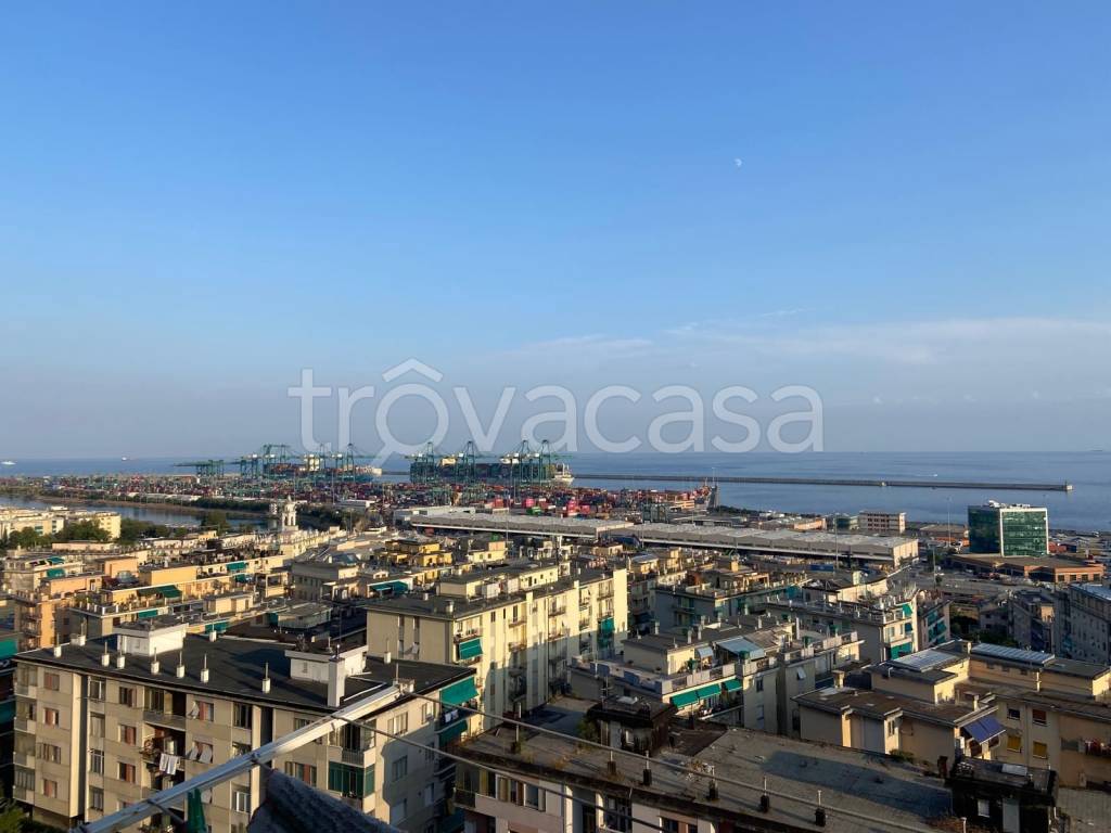 appartamento in vendita a Genova in zona Palmaro / Pra'