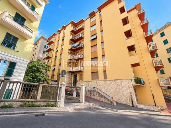 appartamento in vendita a Genova in zona Sestri Ponente