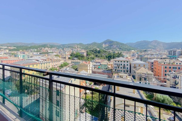 appartamento in vendita a Genova in zona Sestri Ponente