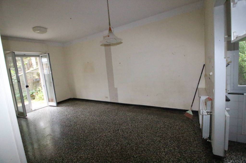 appartamento in vendita a Genova in zona Palmaro / Pra'