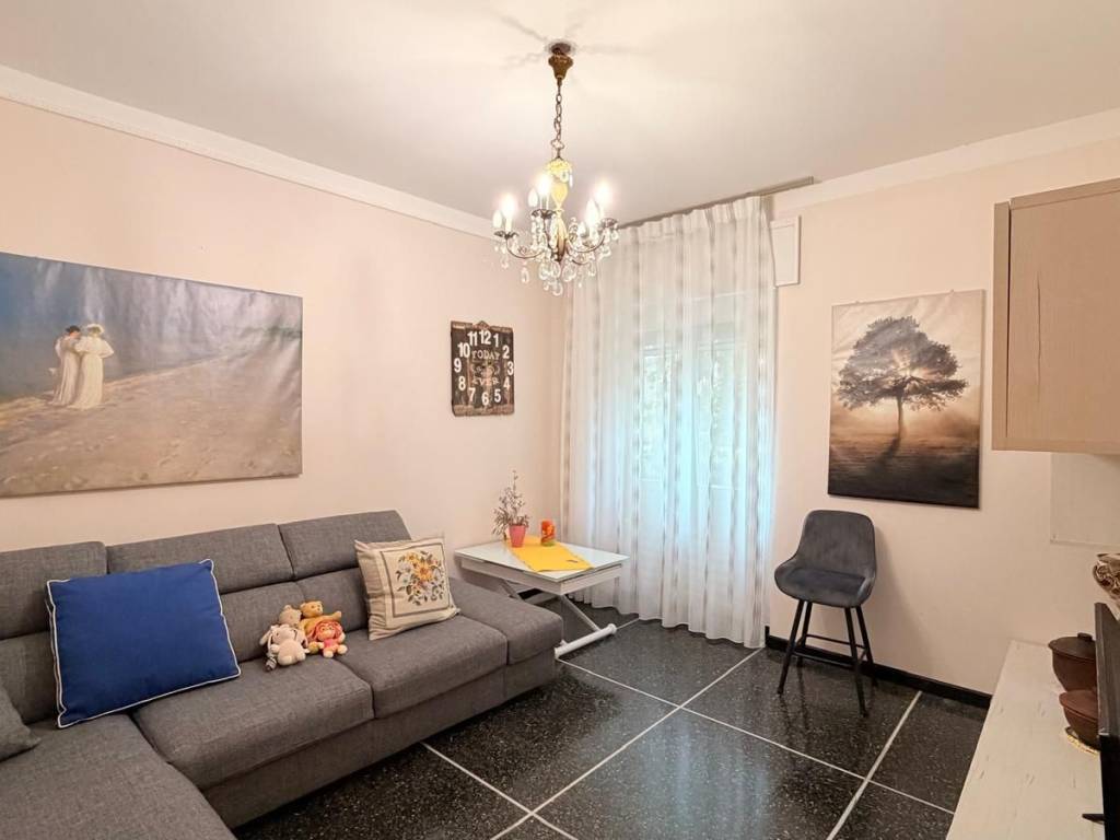 appartamento in vendita a Genova in zona Quezzi