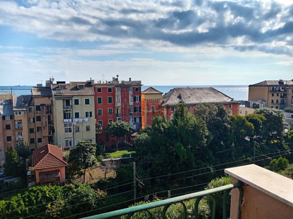 appartamento in vendita a Genova in zona Pegli