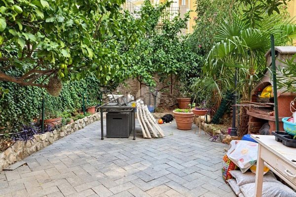 appartamento in vendita a Genova in zona Castelletto
