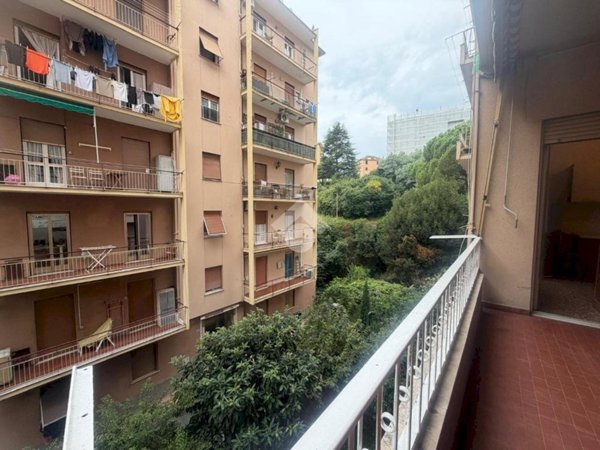 appartamento in vendita a Genova in zona Sestri Ponente