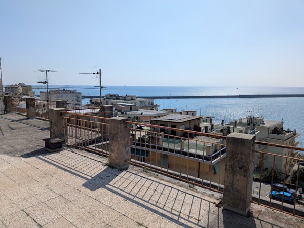 appartamento in vendita a Genova in zona Pegli