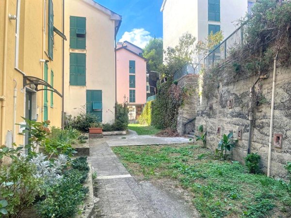 appartamento in vendita a Genova in zona Palmaro / Pra'