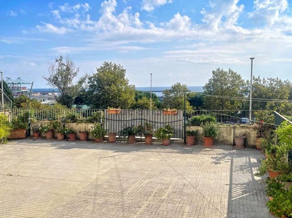 appartamento in vendita a Genova in zona Palmaro / Pra'