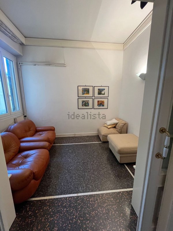 appartamento in vendita a Genova in zona Rivarolo