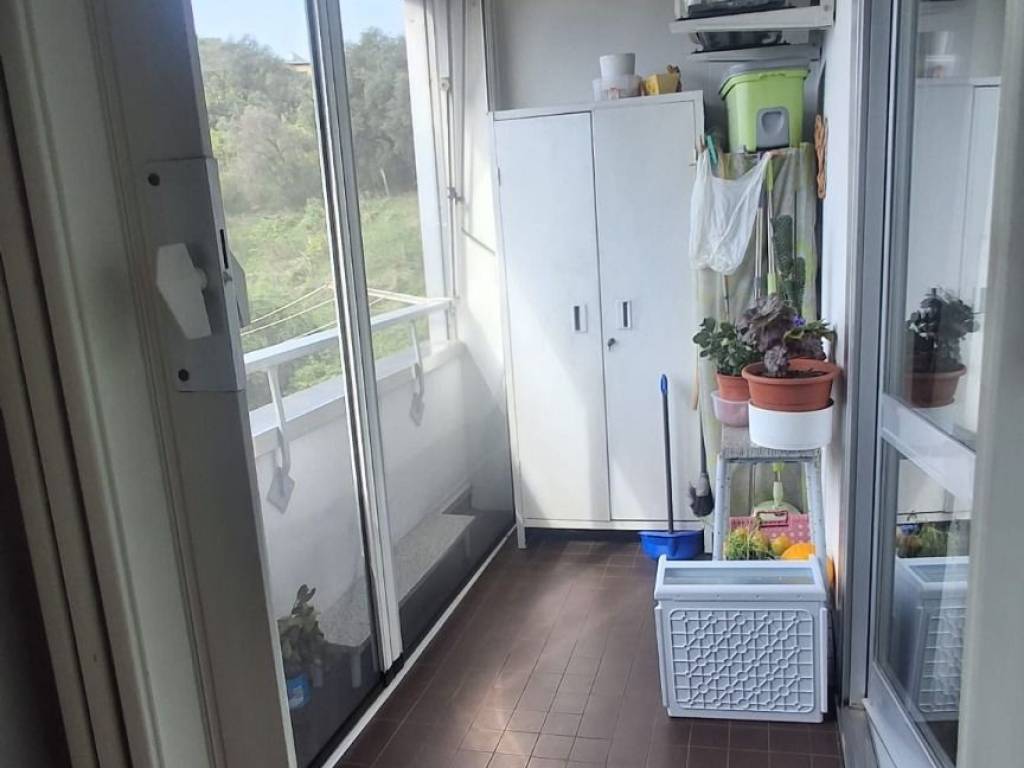 appartamento in vendita a Genova in zona Rivarolo