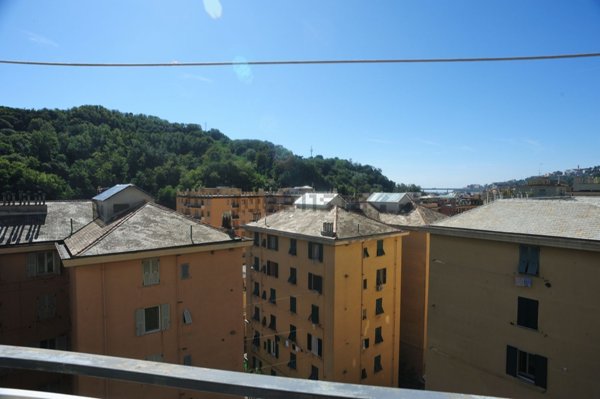 appartamento in vendita a Genova in zona Rivarolo
