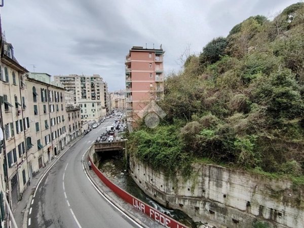appartamento in vendita a Genova in zona Marassi