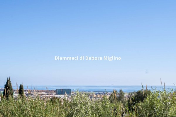 appartamento in vendita a Genova in zona Sestri Ponente