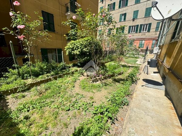 appartamento in vendita a Genova in zona Sampierdarena