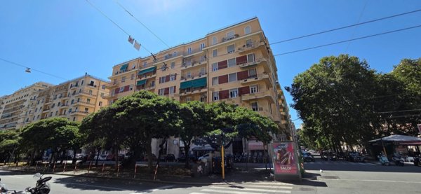appartamento in vendita a Genova in zona Foce