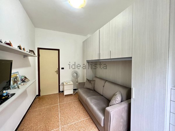 appartamento in vendita a Genova in zona Rivarolo