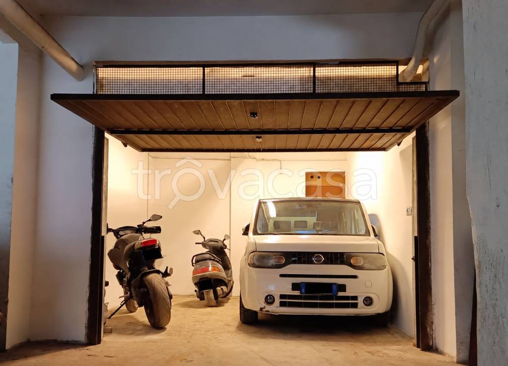 ufficio in vendita a Genova in zona Sestri Ponente