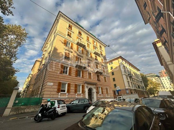 appartamento in vendita a Genova in zona Foce