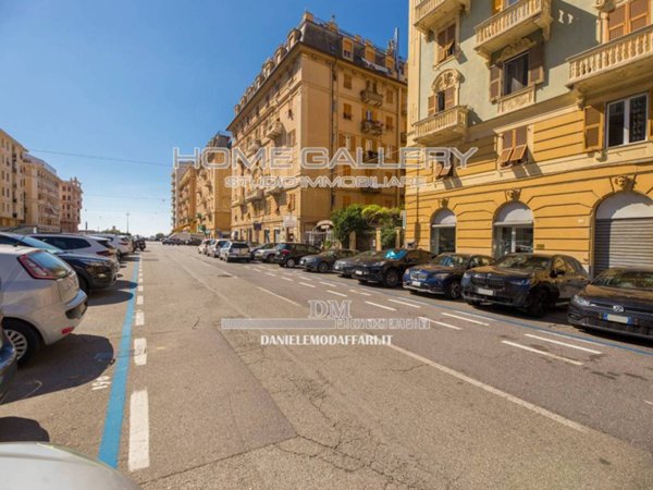 appartamento in vendita a Genova in zona Foce