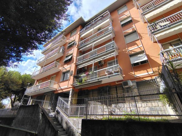 appartamento in vendita a Genova in zona Sestri Ponente