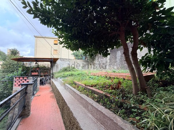 appartamento in vendita a Genova in zona Quezzi