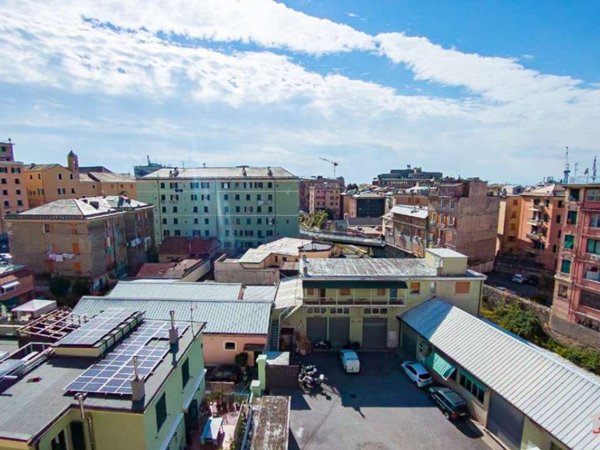 appartamento in vendita a Genova in zona Sestri Ponente