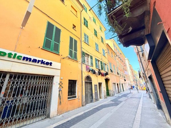 appartamento in vendita a Genova in zona Sestri Ponente