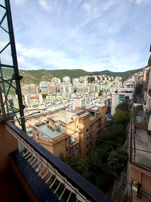 appartamento in vendita a Genova in zona Oregina