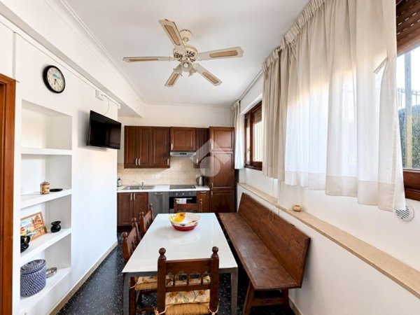 appartamento in vendita a Genova in zona Sottoripa / Maddalena / Molo