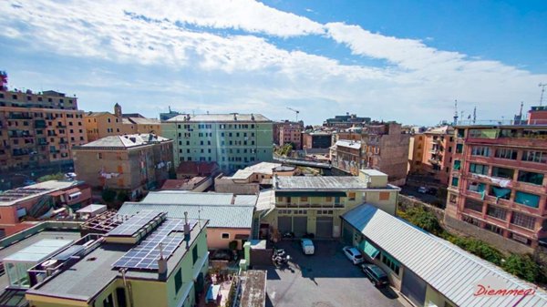 appartamento in vendita a Genova in zona Sestri Ponente