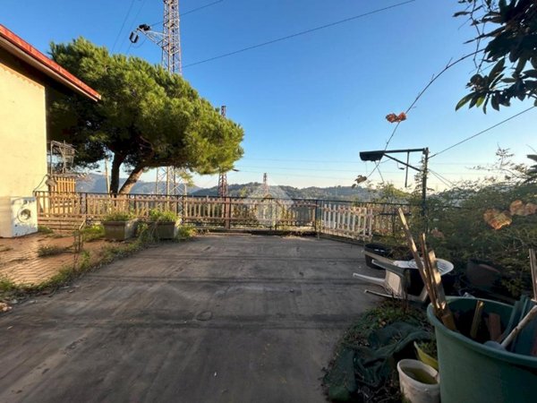 casa indipendente in vendita a Genova in zona Borzoli