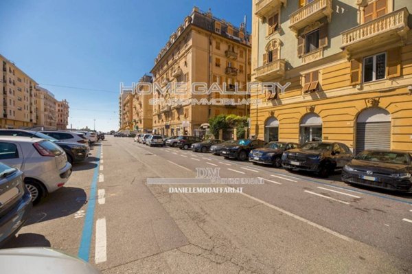 appartamento in vendita a Genova in zona Foce