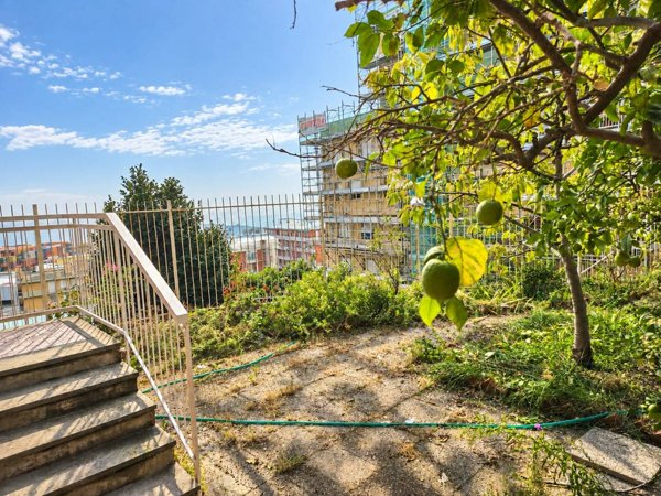 appartamento in vendita a Genova in zona Voltri