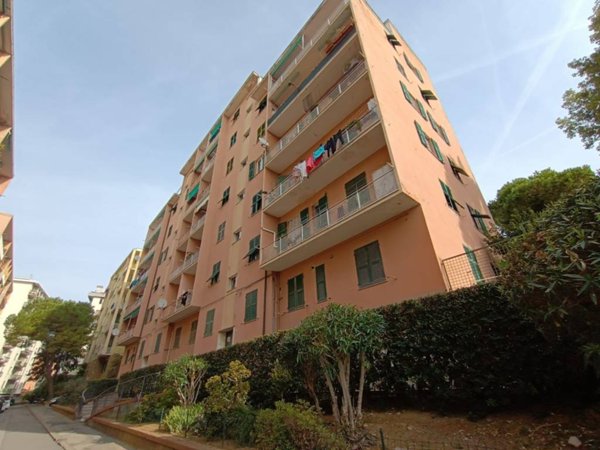 appartamento in vendita a Genova in zona Sestri Ponente