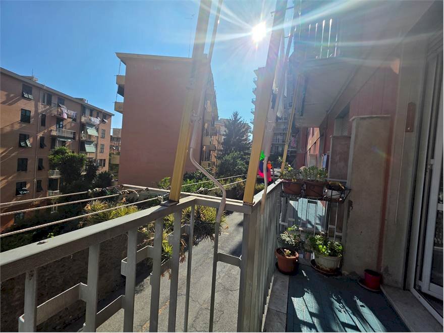 appartamento in vendita a Genova in zona Sestri Ponente