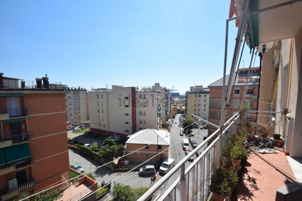appartamento in vendita a Genova in zona Palmaro / Pra'