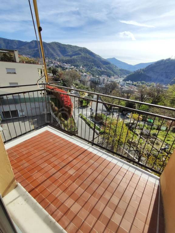 appartamento in vendita a Genova in zona Molassana