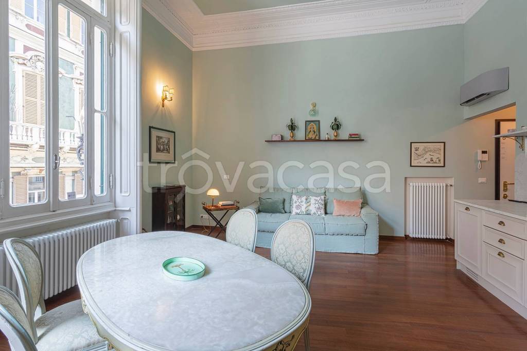 appartamento in vendita a Genova in zona Sottoripa / Maddalena / Molo
