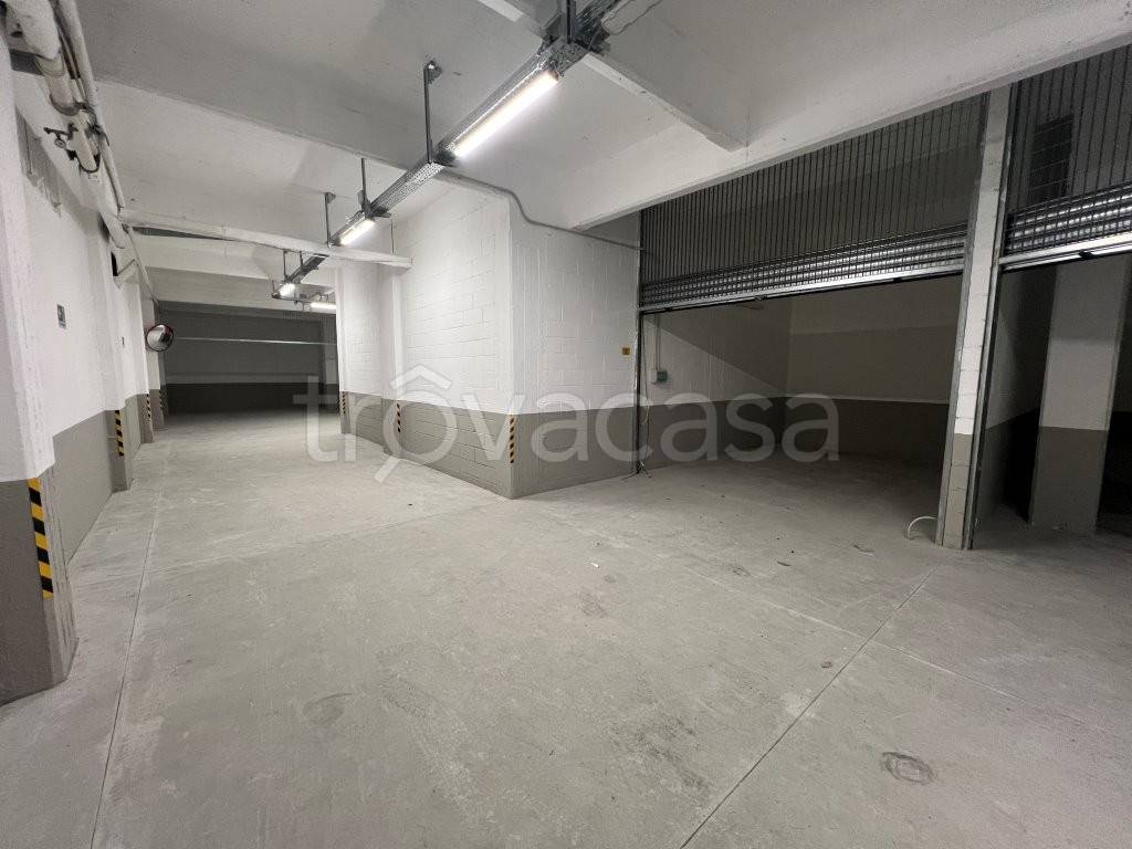 box auto in vendita a Genova in zona Marassi