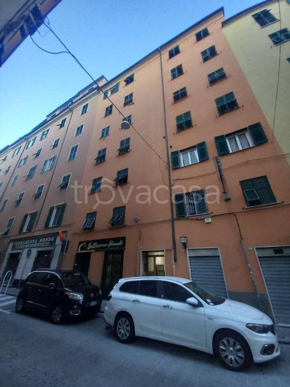appartamento in vendita a Genova in zona Sampierdarena