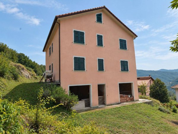 casa indipendente in vendita a Genova in zona Centro Storico